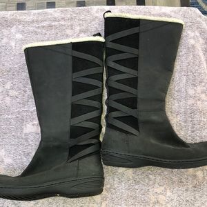 Teva Figueroa WP Leather Boots SZ 8.5 faux shear